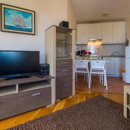 Bucar * 茨里克韦尼察